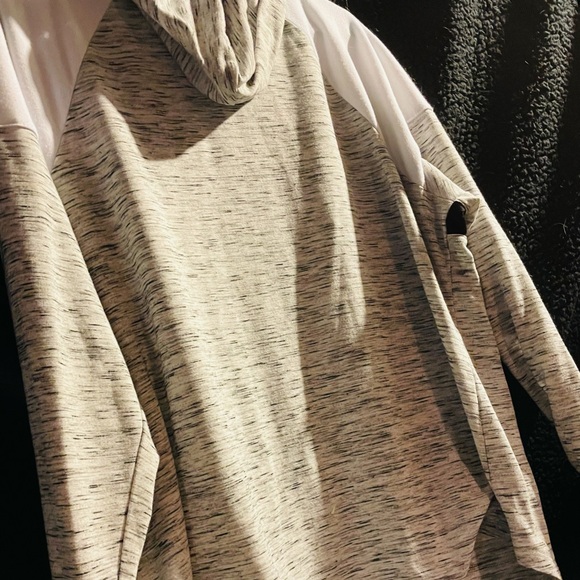 Woman’s fall jacket. - Picture 8 of 12